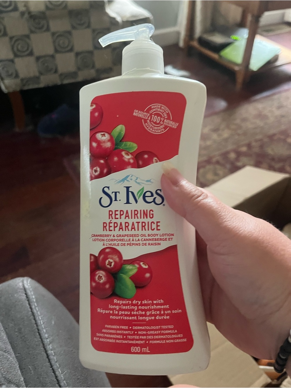 St. Ives Repairing Cranberry & Grapeseed Oil Body Lotion — Red